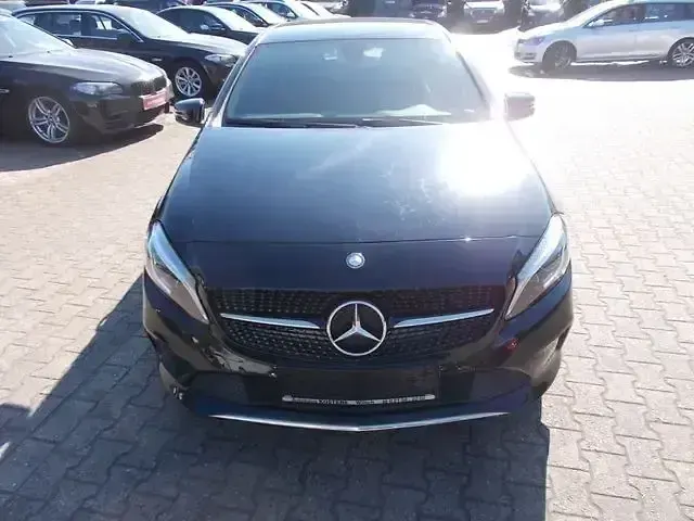 Gebraucht Mercedes A180 Style 122 PS (89 kW) 2016 Nachtschwarz Kleinwagen