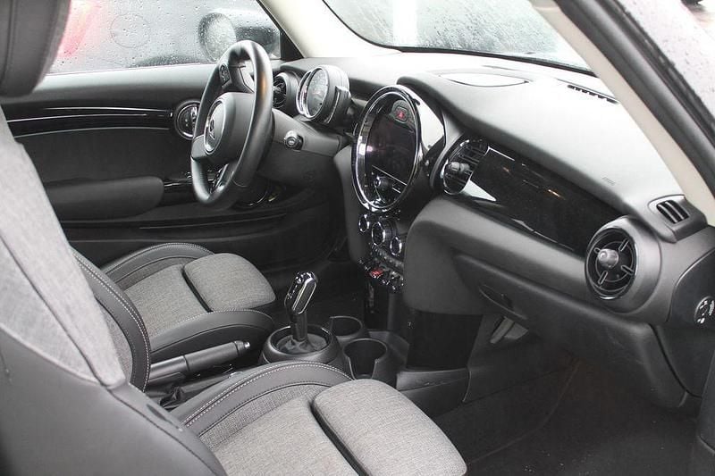 Gebraucht Mini Cooper Classic 136 PS (100 kW) 2022 Blau Kleinwagen