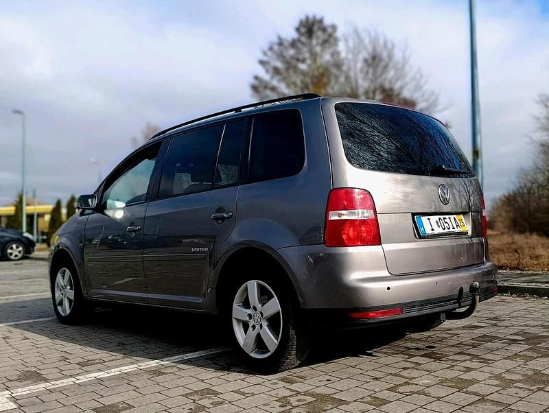 Gebraucht VW Touran 105 PS (77 kW) 2008 Grau Van / Kleinbus