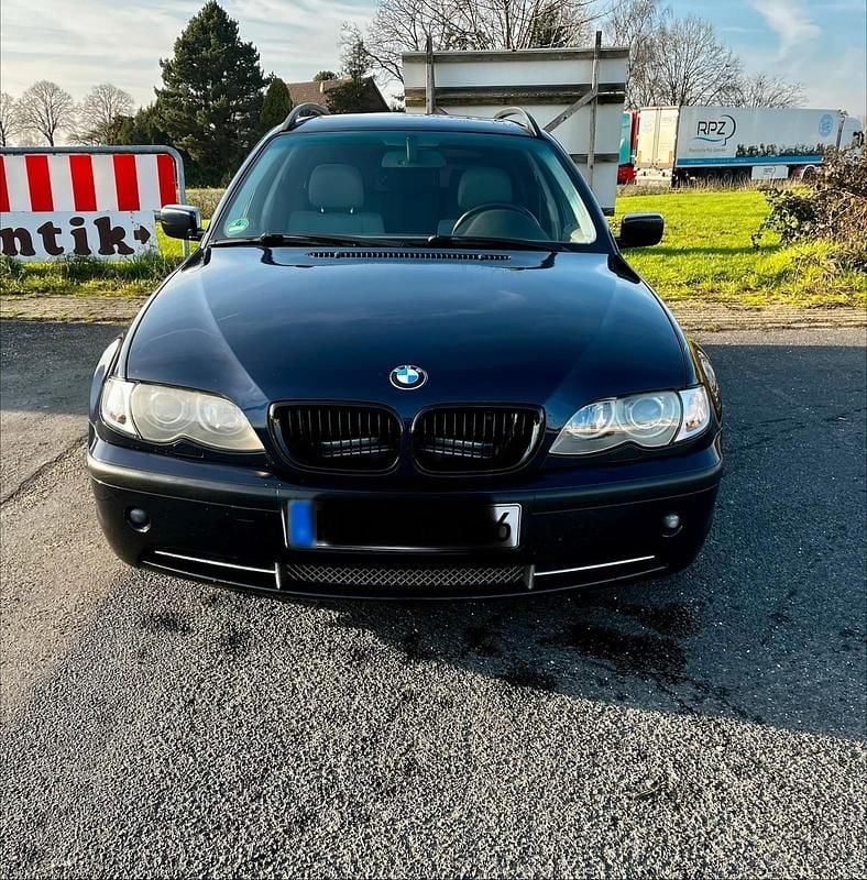 Gebraucht BMW 330 Sport Line 231 PS (169 kW) 2003 Blau Kombi