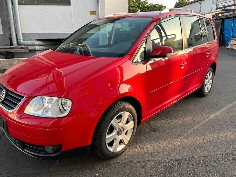 Rot Gebraucht 2003 VW Touran Highline Van / Kleinbus | 4.300 € (Etwas zu teuer) - Bild 1/4