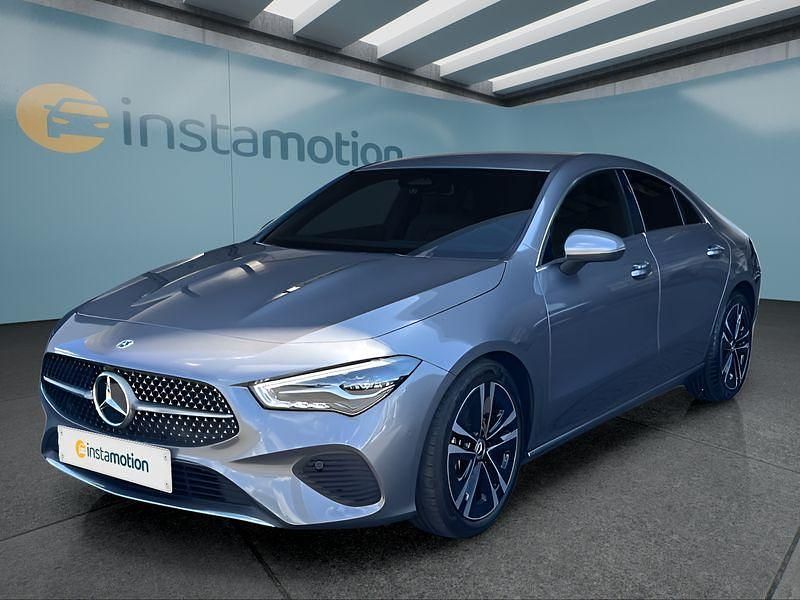 Grau Gebraucht 2024 Mercedes CLA180 Limousine | 32.849 € (Fairer Preis) - Bild 1/4