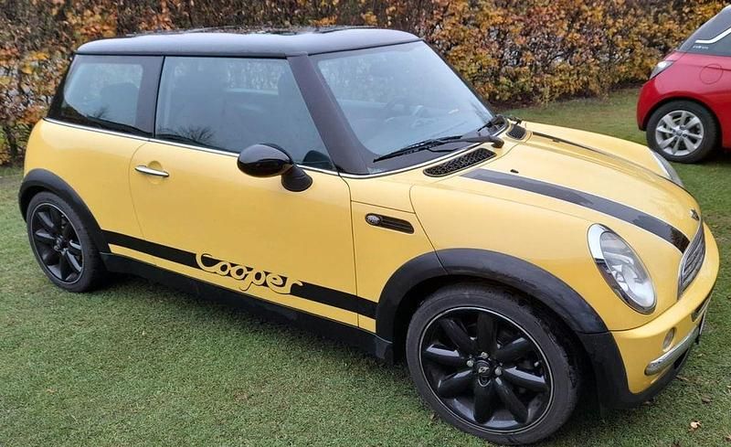 Second-hand Mini Cooper 116 CP (85 kW) 2002 Galben Hatchback