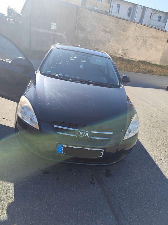 Gebraucht Kia Ceed LX 109 PS (80 kW) 2009 Schwarz Kleinwagen