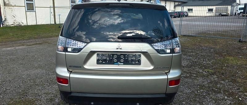 Gebraucht Mitsubishi Outlander 170 PS (125 kW) 2009 Beige SUV