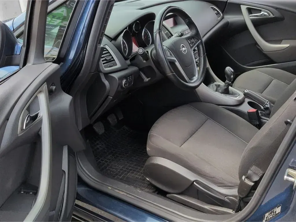 Gebraucht Opel Astra Design Edition 140 PS (102 kW) 2011 P2) (blau Limousine