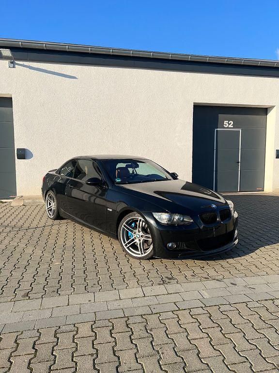 Schwarz Gebraucht 2007 BMW 335 Cabriolet Comfort Edition Cabrio | 17.690 € (Etwas zu teuer) - Bild 1/4