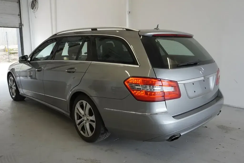 Gebraucht Mercedes E350 231 PS (169 kW) 2009 Silber Limousine