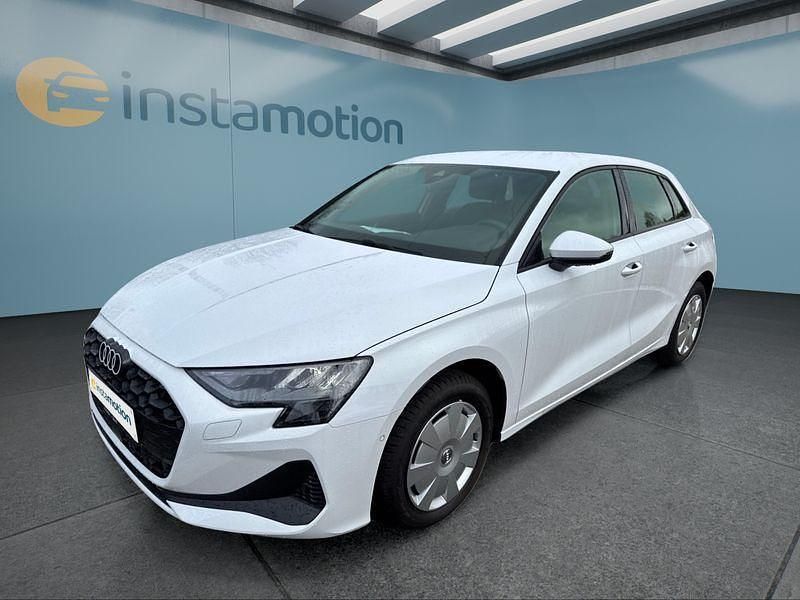 Weiß Gebraucht 2025 Audi A3 Sportback Kleinwagen | 28.249 € (Fairer Preis) - Bild 1/4