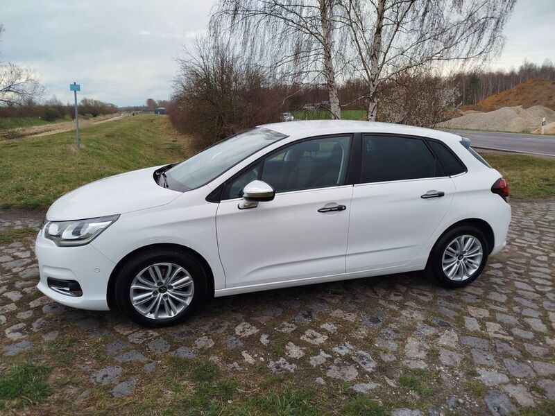 Gebraucht Citroën C4 PureTech 131 PS (96 kW) 2015 Weiß Limousine