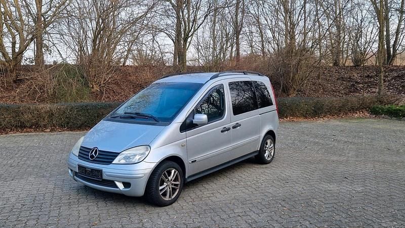 Gebraucht Mercedes Vaneo 125 PS (91 kW) 2004 Silber Van / Kleinbus