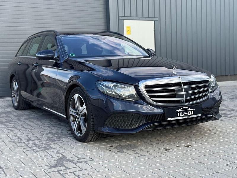 Gebraucht Mercedes E350 286 PS (210 kW) 2019 Blau Limousine