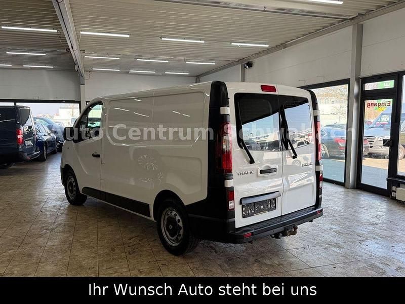 Gebraucht Renault Trafic 116 PS (85 kW) 2016 Weiß Van / Kleinbus