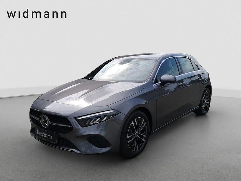 Metalliclack mountaingrau Gebraucht 2024 Mercedes A200 Advanced Limousine | 30.850 € (Fairer Preis) - Bild 1/4