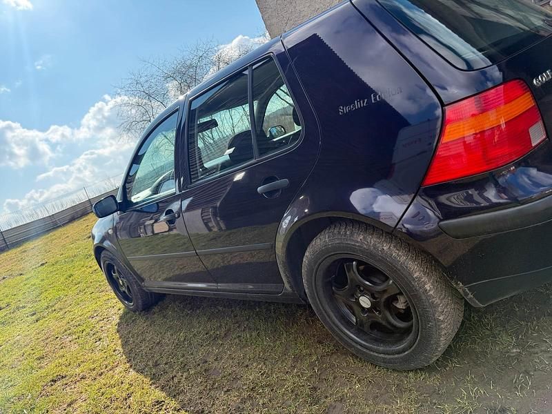 Gebraucht VW Golf IV 75 PS (55 kW) 1999 Violet Kleinwagen