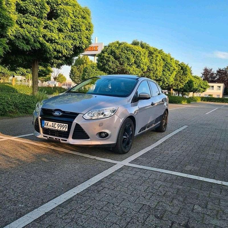Gebraucht 2011 Ford Focus Titanium Limousine | 5.200 € (Fairer Preis) - Bild 1/4
