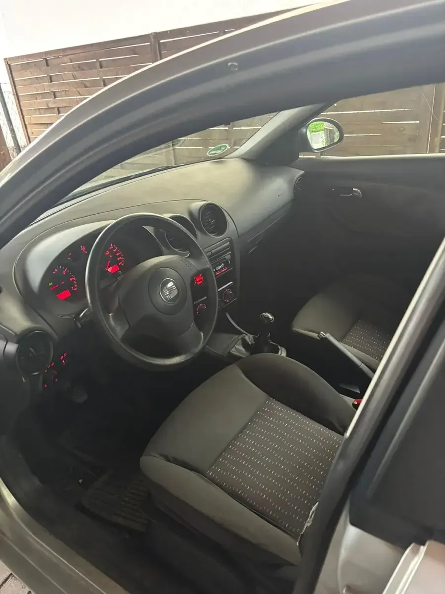 Gebraucht Seat Ibiza 75 PS (55 kW) 2006 Silber Kleinwagen