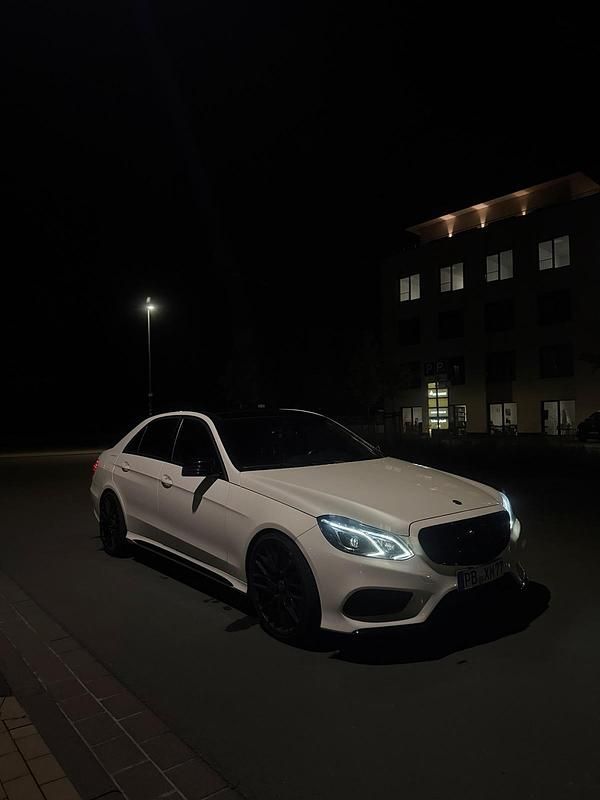 Gebraucht Mercedes E500 AMG 408 PS (300 kW) 2014 Weiß Limousine