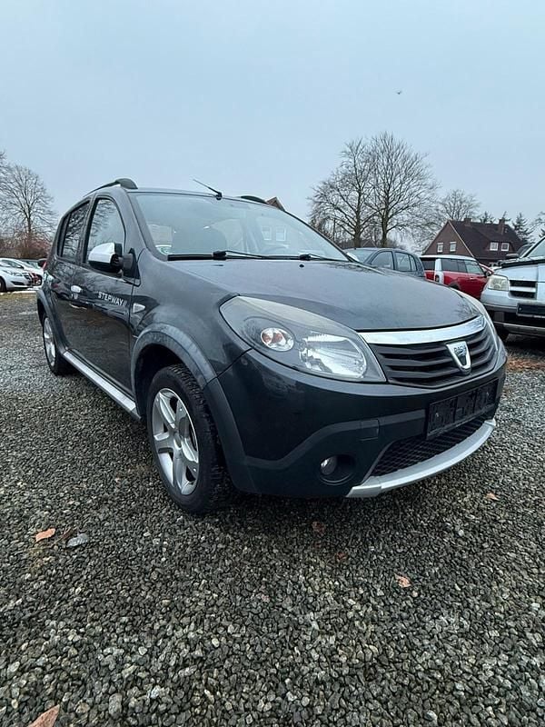 Gebraucht Dacia Sandero Stepway 84 PS (61 kW) 2011 Grau SUV