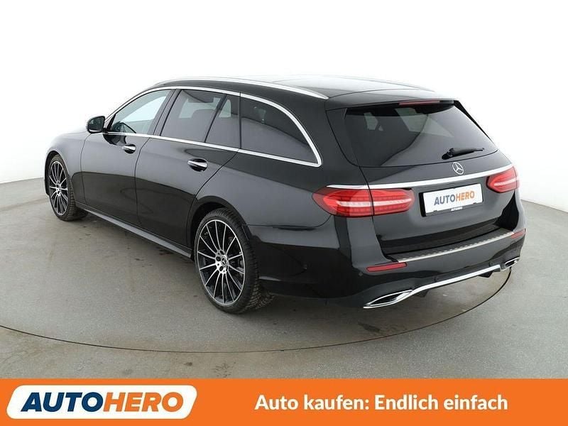 Gebraucht Mercedes E220 AMG line 220 PS (161 kW) 2023 Schwarz Limousine