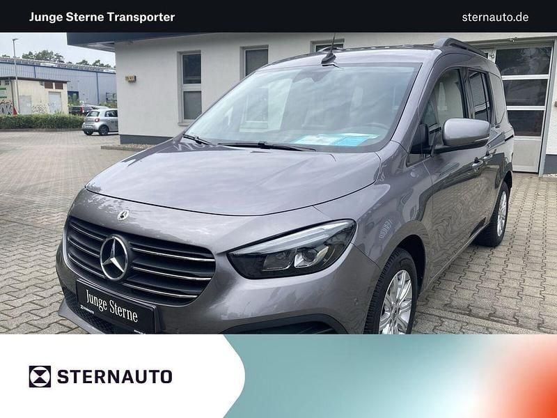 Grau Gebraucht 2023 Mercedes T180 Progressive Van / Kleinbus | 29.865 € (Etwas zu teuer) - Bild 1/4