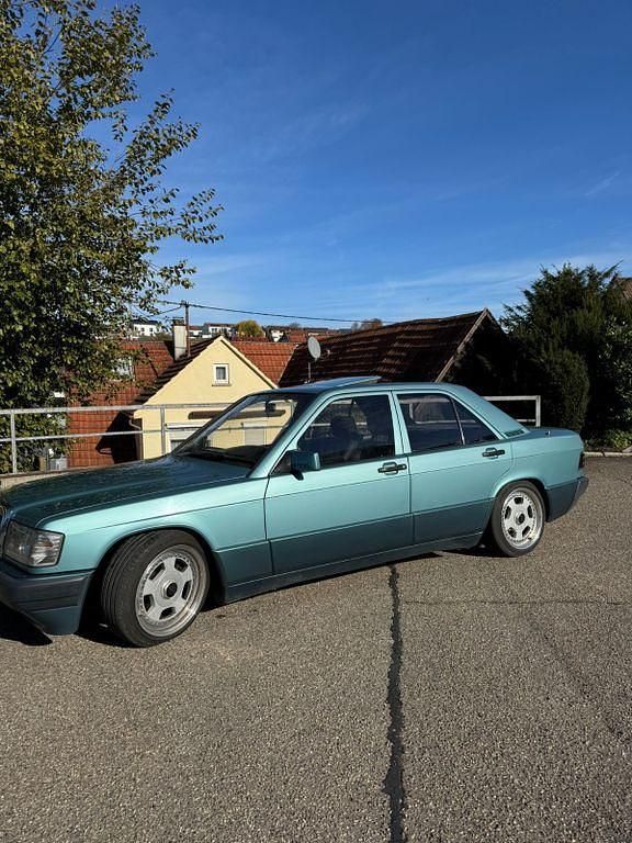 Gebraucht Mercedes 190 122 PS (89 kW) 1991 Grün Limousine
