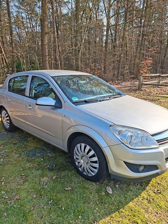Gebraucht Opel Astra Catch Me 120 PS (88 kW) 2007 Silber Limousine