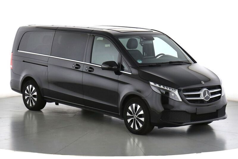 Schwarz Gebraucht 2023 Mercedes V300 Avantgarde Van / Kleinbus | 54.890 € (Superpreis) - Bild 1/4