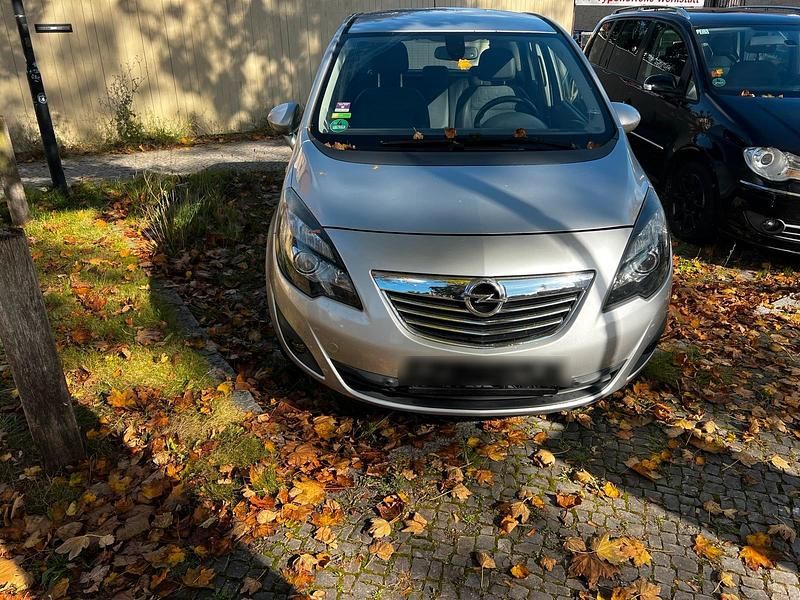 Silber Gebraucht 2010 Opel Meriva S Van / Kleinbus | 2.400 € (Superpreis) - Bild 1/4