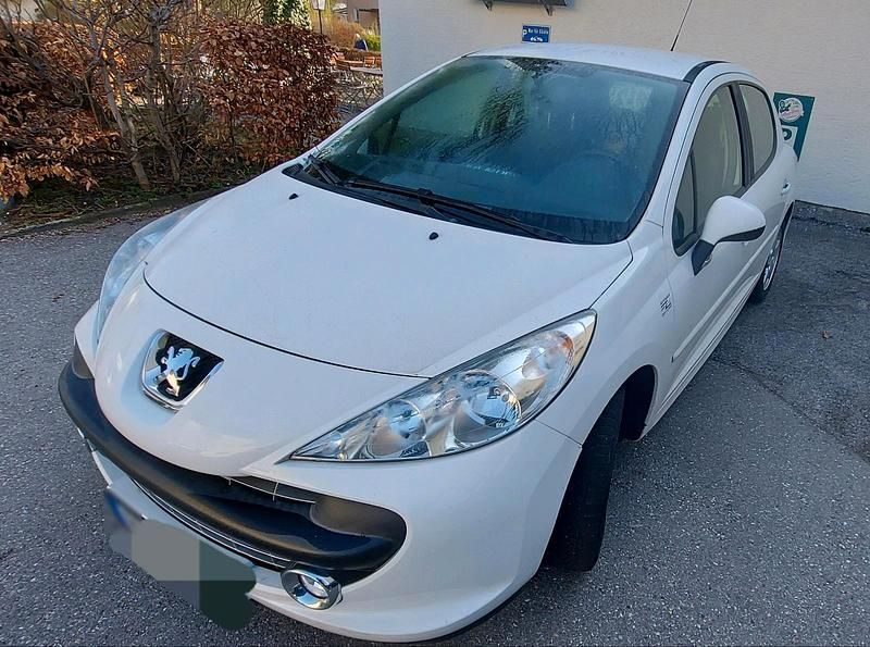Gebraucht Peugeot 207 73 PS (53 kW) 2009 Weiß Limousine