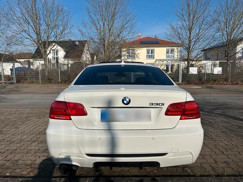 Gebraucht BMW 330 M Sport 272 PS (200 kW) 2011 Weiß Coupé