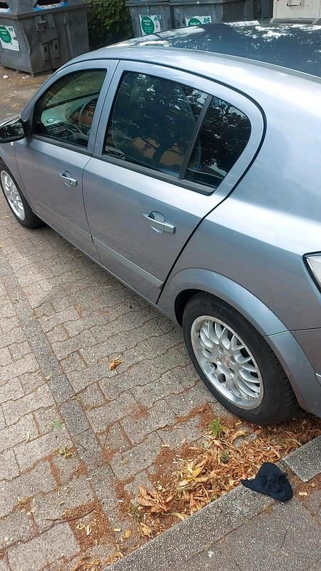 Gebraucht Opel Astra 90 PS (66 kW) 2005 Andere farben Kleinwagen