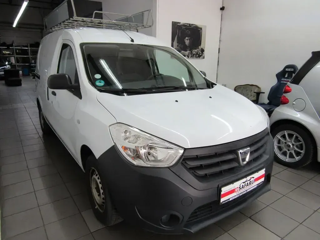 Gebraucht Dacia Dokker 102 PS (75 kW) 2017 Weiß Van / Kleinbus