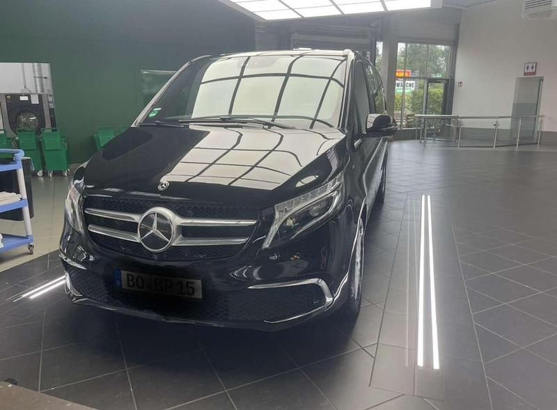 Schwarz Gebraucht 2020 Mercedes V250 Avantgarde Van / Kleinbus | 37.800 € (Fairer Preis) - Bild 1/4