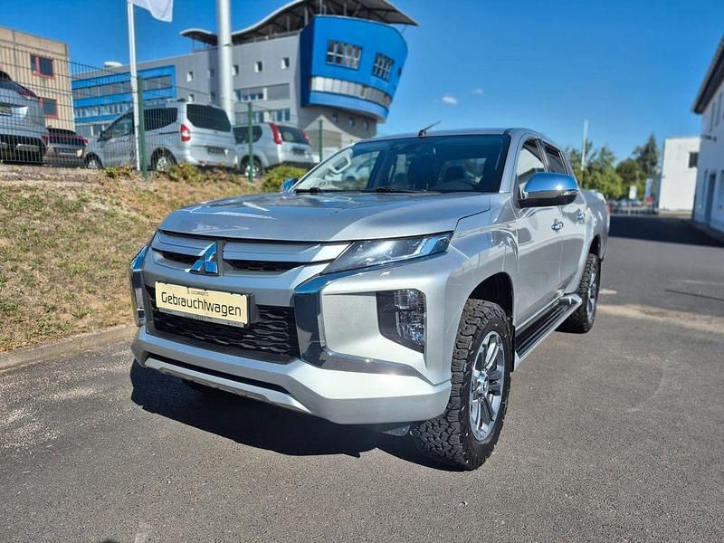 Silber Gebraucht 2020 Mitsubishi L200 Plus Abholung | 32.490 € (Etwas zu teuer) - Bild 1/4