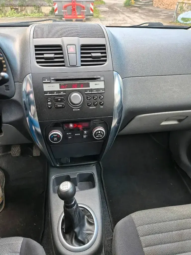 Gebraucht Suzuki SX4 120 PS (88 kW) 2013 Weiß Kleinwagen