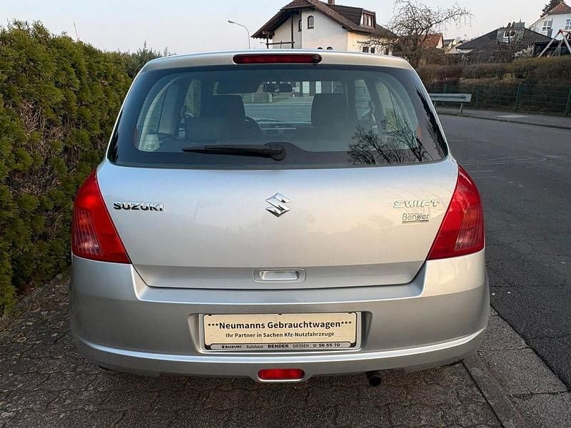 Gebraucht Suzuki Swift 92 PS (67 kW) 2007 Silber Kleinwagen