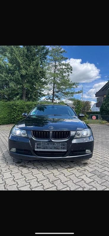 Schwarz Gebraucht 2006 BMW 320 Kombi | 2.000 € (Superpreis) - Bild 1/4