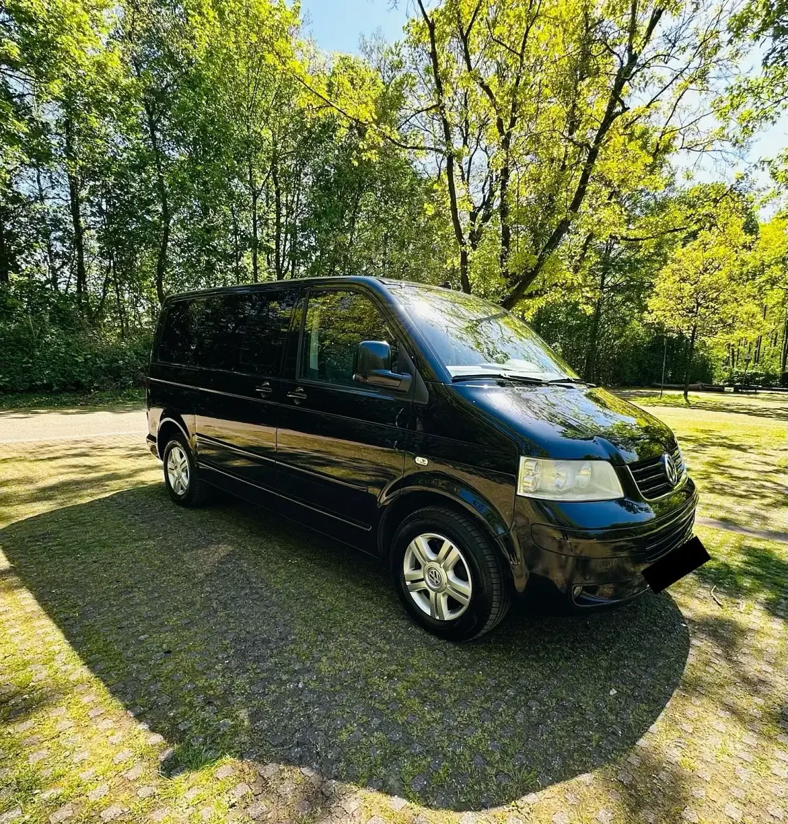 Second-hand VW T5 Highline 174 CP (127 kW) 2007 Negru Van