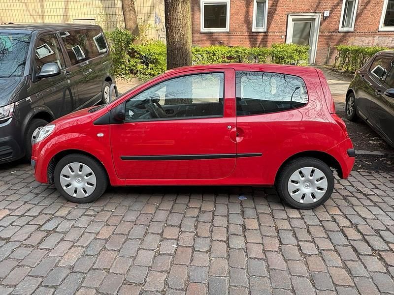 Second-hand Renault Twingo 58 CP (42 kW) 2009 Roșu Hatchback