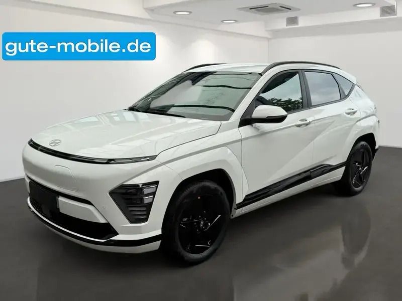 Atlas white / sol Neu 2025 Hyundai Kona Trend SUV | 38.390 € (Fairer Preis) - Bild 1/1