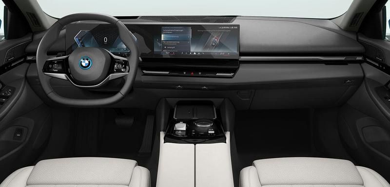 Gebraucht BMW 530e Comfort Edition 299 PS (219 kW) 2024 Blau Kombi