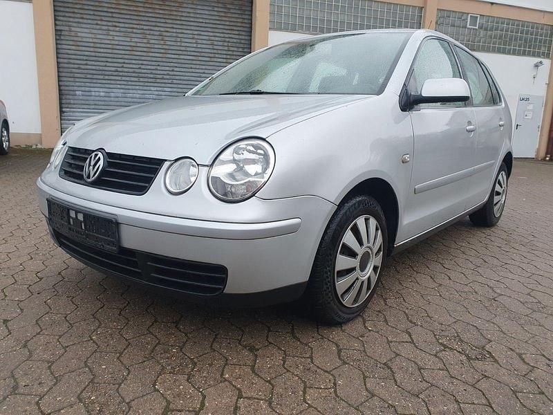 Silber Gebraucht 2003 VW Polo Comfortline Limousine | 550 € (Superpreis) - Bild 1/4
