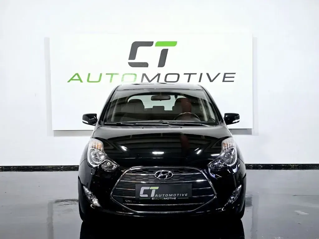 Gebraucht Hyundai i20 125 PS (91 kW) 2018 Schwarz Van / Kleinbus