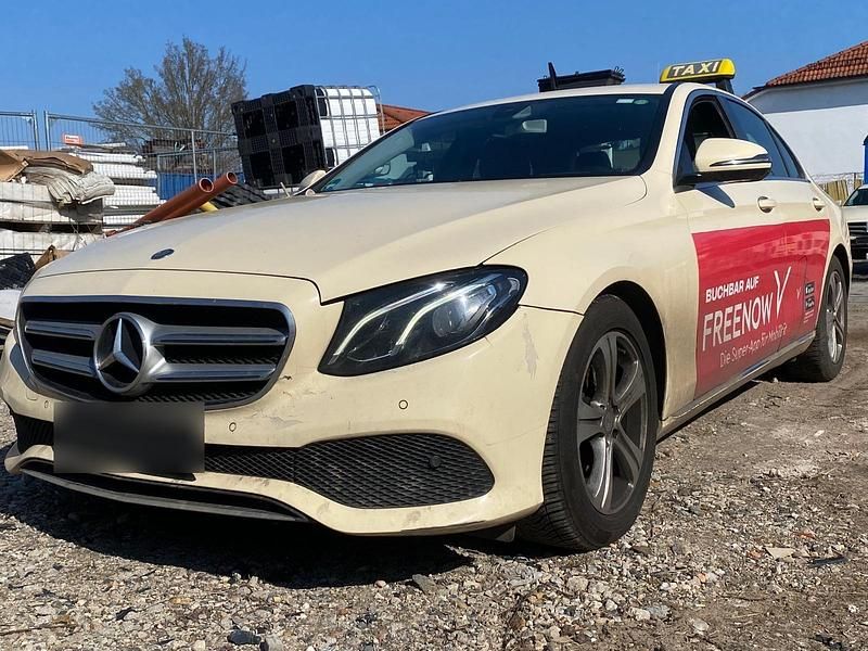 Gebraucht Mercedes E200 150 PS (110 kW) 2017 Gelb Limousine