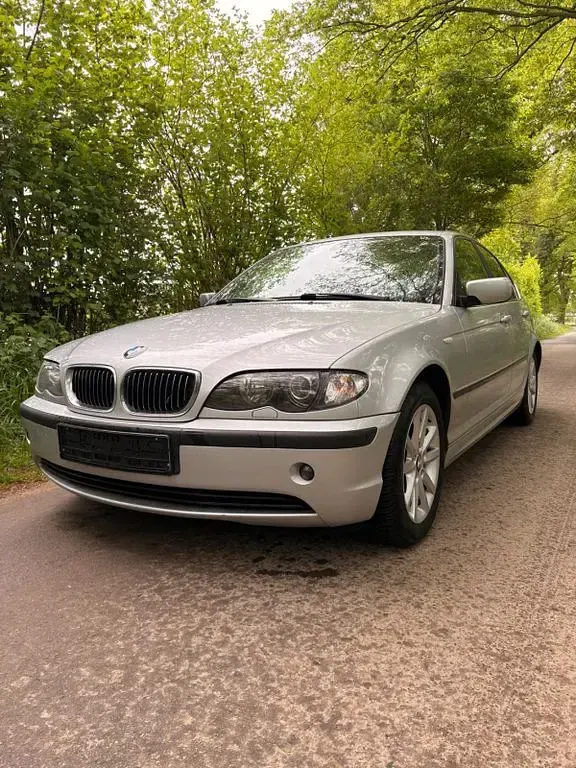 Używany BMW 320 170 KM (125 kW) 2003 Srebrny Sedan/Limuzyna