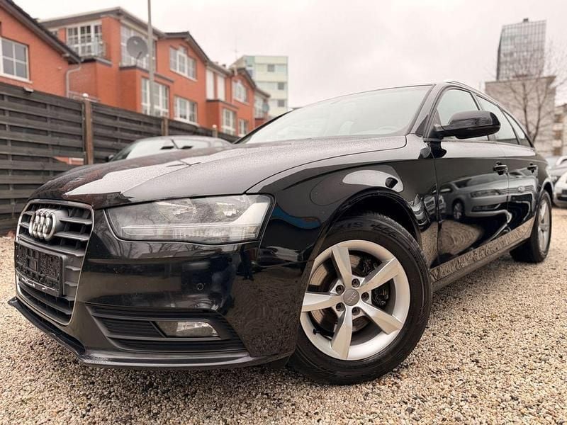 Gebraucht Audi A4 Sport 143 PS (105 kW) 2013 Schwarz Limousine