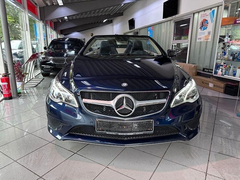 Gebraucht Mercedes E250 Premium 211 PS (155 kW) 2014 Blau Cabrio