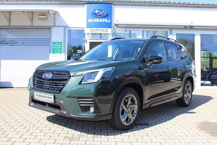 Gebraucht Subaru Forester Platinum 150 PS (110 kW) 2024 Cascade green silika SUV
