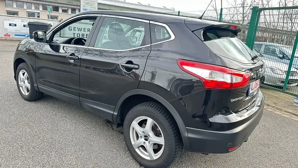 Gebraucht Nissan Qashqai Acenta 116 PS (85 kW) 2017 Schwarz SUV
